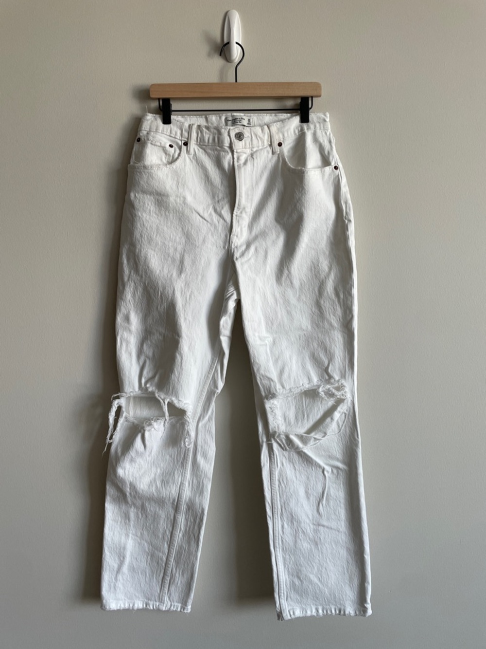 Abercrombie & Fitch The 90s Straight Ultra High Rise White Denim Jeans 32